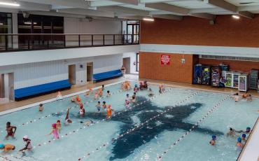 Une école de natation pour enfants à la Piscine Hélios !